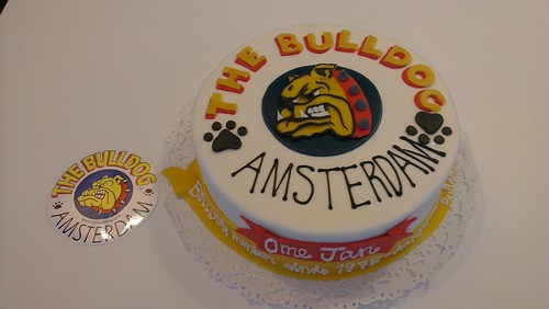 Bulldog Cake by CAKE Amsterdam - Cakes by ZOBOT