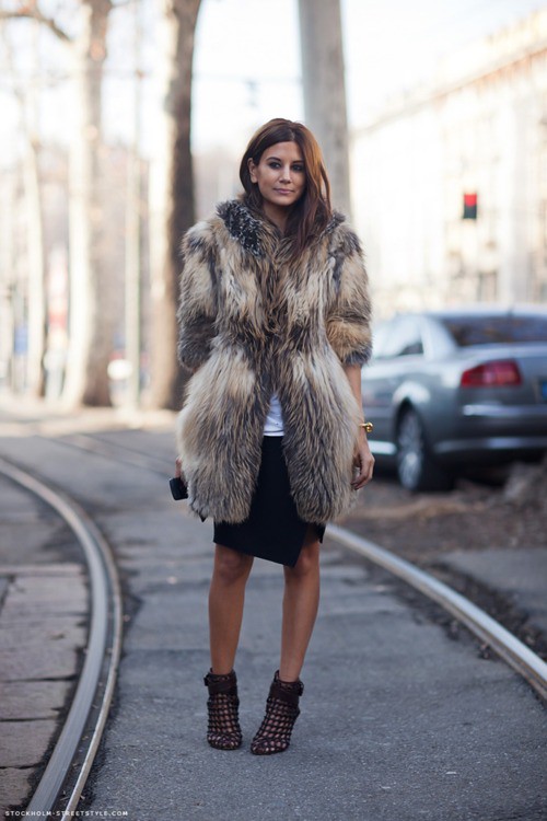 Christine-Centenera-harpers-bazaar-fashion-fur