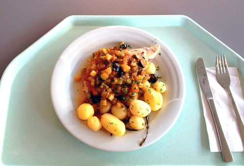Hähnchenbrust auf provenzialische Art mit Schmorgemüse & Zitronenkartoffeln / Chicken breast provencial style with vegetable stew & lemon potatoes