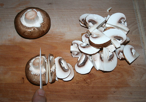 17 - Pilze schneiden / Cut mushrooms