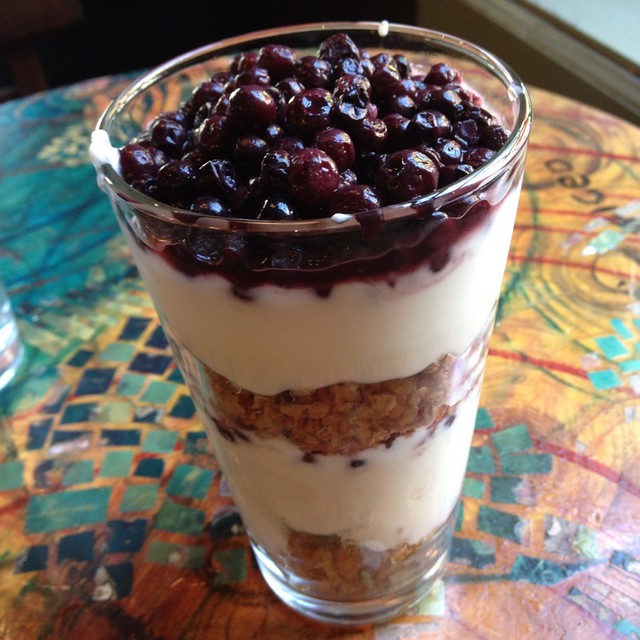 maine blueberry yogurt parfait @ JAVAMONKEY