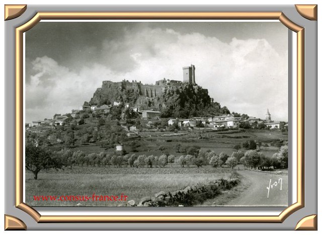 Le village de Polignac et ruines du château (XIVe - siècle) -70-150