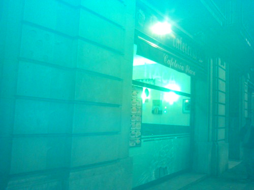Bar Itaca at night by simonharrisbcn