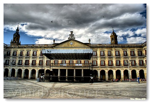 Ayuntamiento de Vitoria-Gasteiz by VRfoto