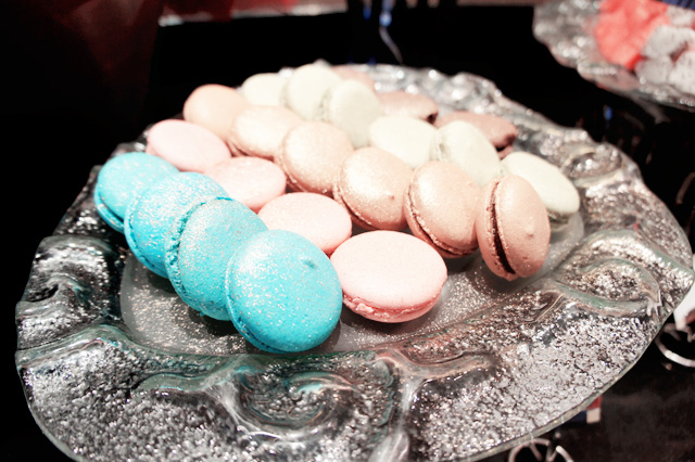 macaroons - Straits Cafe buffet @ Rendezvous hotel
