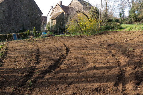 Prepare the soil for the vegetable garden