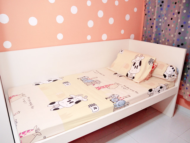 typicalben room bed