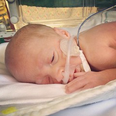 Rhys found his thumb. Day 19. #twins #preemie