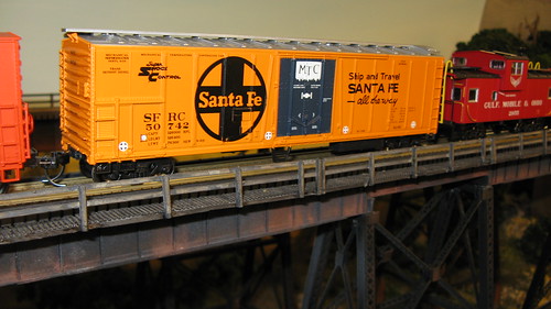 A 1960's era 54' mechanical refrigerator car from the Atchinson, Topeka & Santa Fe Railroad. by Eddie from Chicago