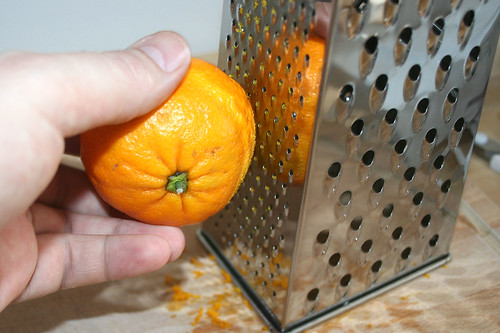 25 - Schale abreiben / zest orange peel