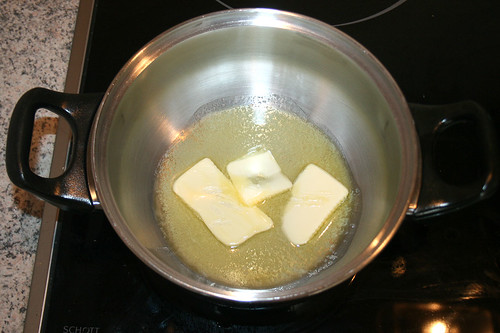 12 - Butter zerlassen / Melt butter
