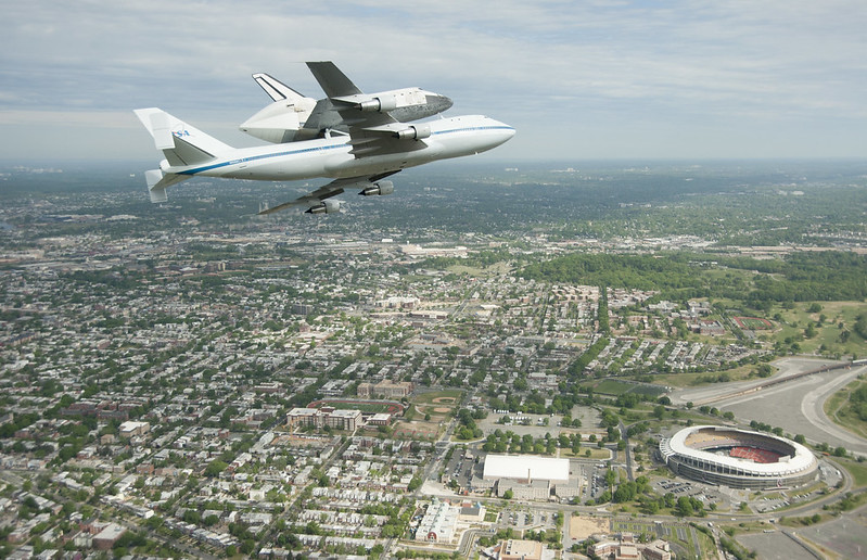 Space Shuttle Discovery DC Fly-Over (201204170009HQ)