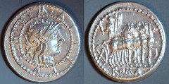 RRC 255/1 M.ACILIVS M.F. Acilia Denarius, Roma Hercules walking quadriga. Rome 130BC.