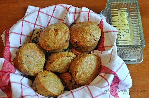 blueberry muffins 82112a.jpg
