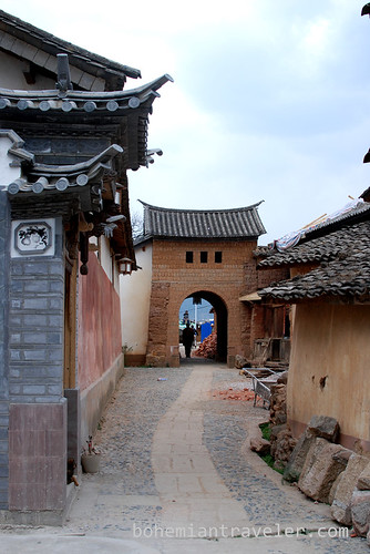 gate Shaxi Yunnan