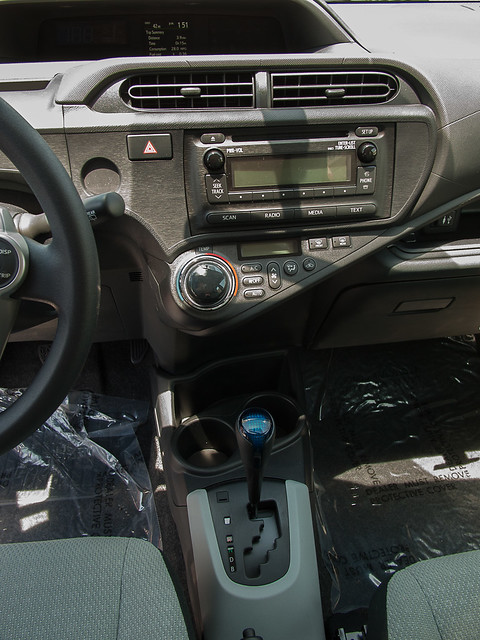 Prius C 2012 Central Dash and Shifter