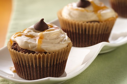 Spicy chocolate cupcakes with caramel frosting
