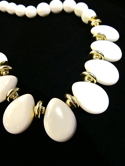 Vintage tear-drop shaped beaded necklace with gold-tone accents
