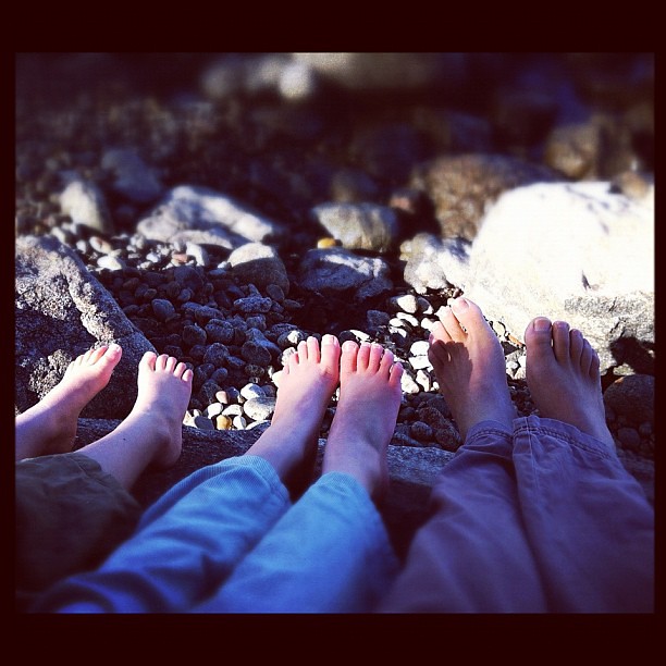 Like Father Like Daughter(s). My little barefoot buddies. #barefeet