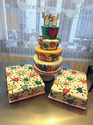 Keith Haring Wedding Cakes by CAKE Amsterdam - Cakes by ZOBOT