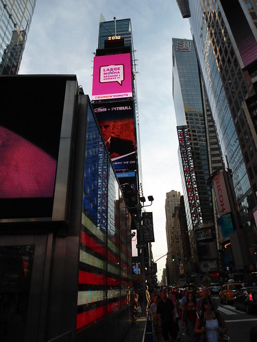 Times Square, New York 2012, USA - www.meEncantaViajar.com by javierdoren