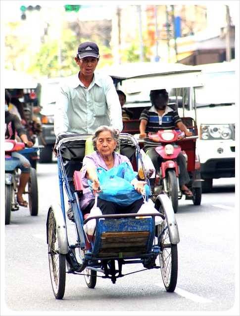 phnom penh cyclo taxi