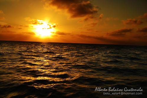 Caribean sunset. by alberto bolaños1