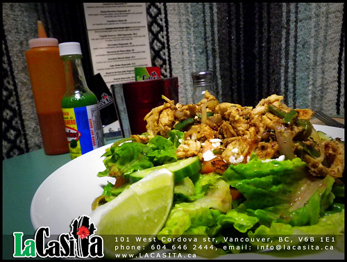 La Casita Gastown menu salad with chicken fajita