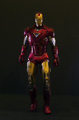 Iron Man Mark VI - Hot Toys.