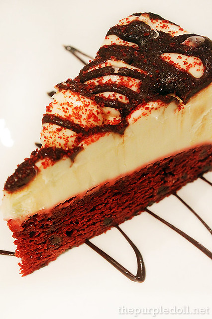 Red Velvet Cheesecake P395