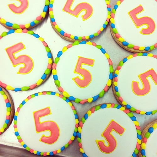 Fifth birthday cookies favors