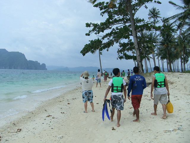 Arrival in Pinagbuyutan Island