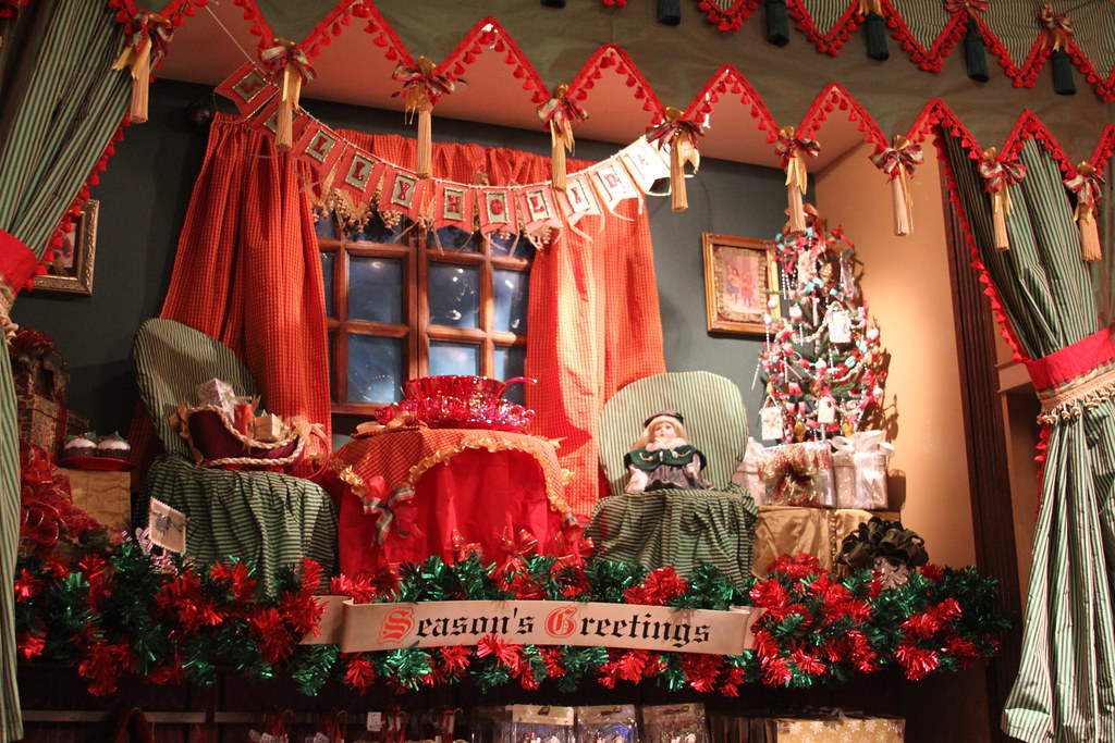 How Long Is Christmas Decorations At Disneyland | Trendings At 2015