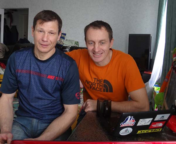 Alexey Bolotov (αριστερά) και Denis Urubko πριν την έναρξη της αποστολής | © russianclimb.com