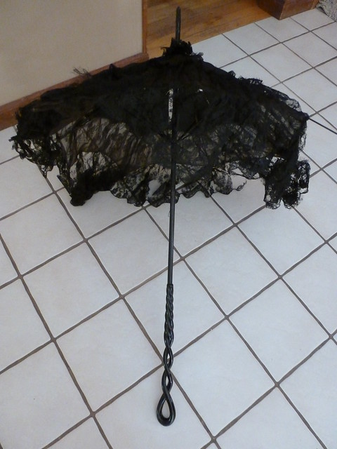 black lace antique parasol 3