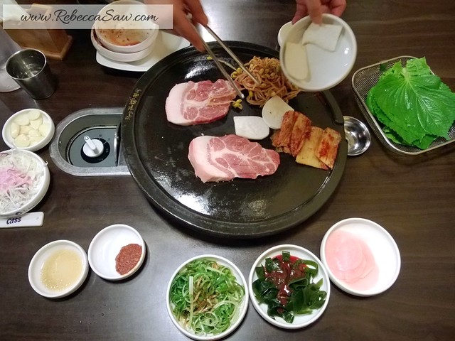 review - Jeju Island - Local food - Black Pork Heuk Dwaeji Street -010