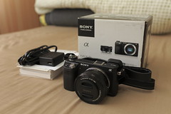 SONY NEX-6 + 16-50mm kit lens