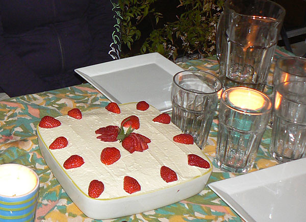 tiramisu fraises et nectarines.jpg