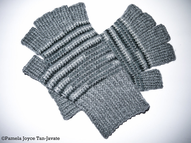 Knitted Fingerless Gloves (Magic Loop Method)