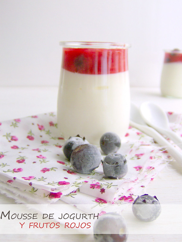 Mousse de jogurth y frutos rojos