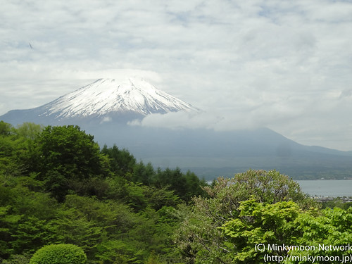 ラウンジの席から見える富士山