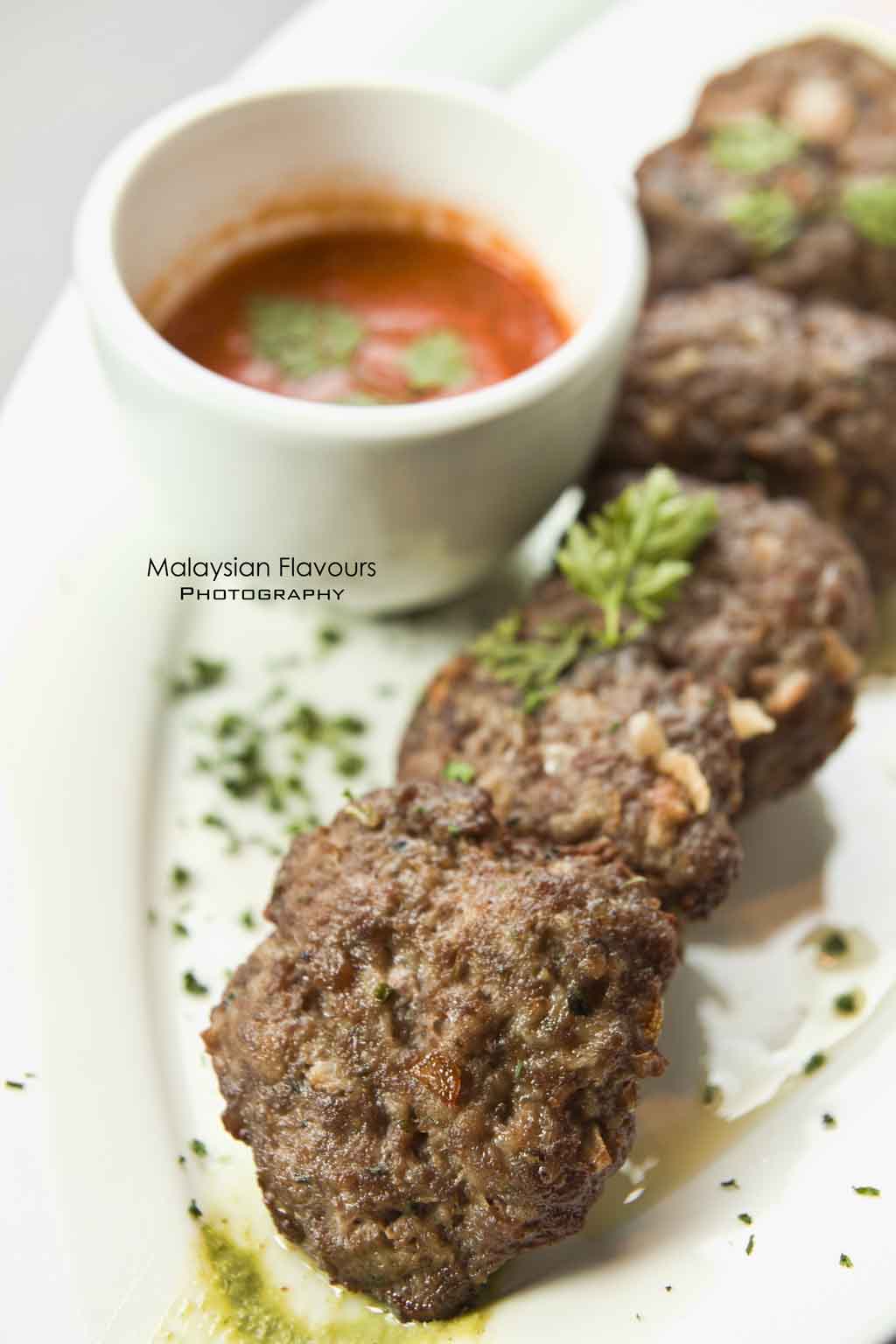 lamb-patty-with-spicy-tomato-sauce