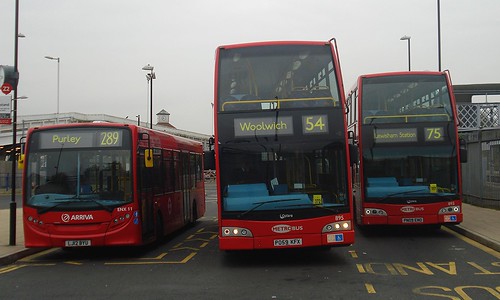 Arriva ENX11 (289), Metrobus 895 (54), 893 (75), Elmers End Interchange