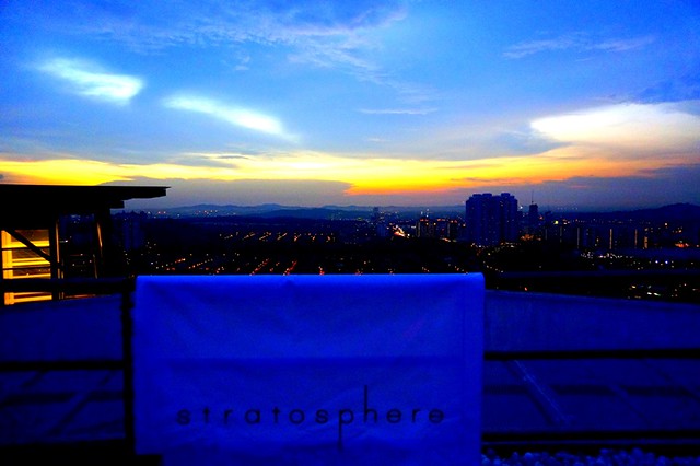 Stratosphere - The Roof - restaurant bar lounge - First Avenue 1