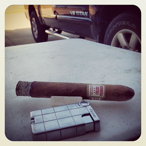 #nowsmoking #cigar #cigars #cigarporn #de4l #stogiestand #xikar #cigaraficionado #cigaraficionados