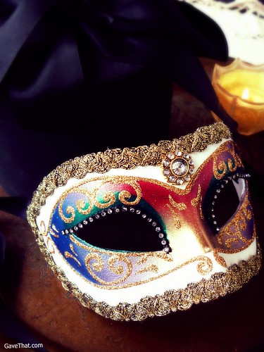 Vivo Veneziane Mask on Gift Style Blog Gave That