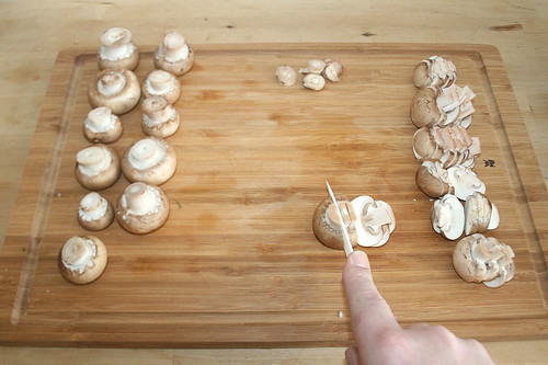 11 - Champignons fächerig schneiden / Cut mushrooms in slices