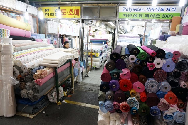 Gwangjang Traditional Market in Korea - rebeccasaw blog-014
