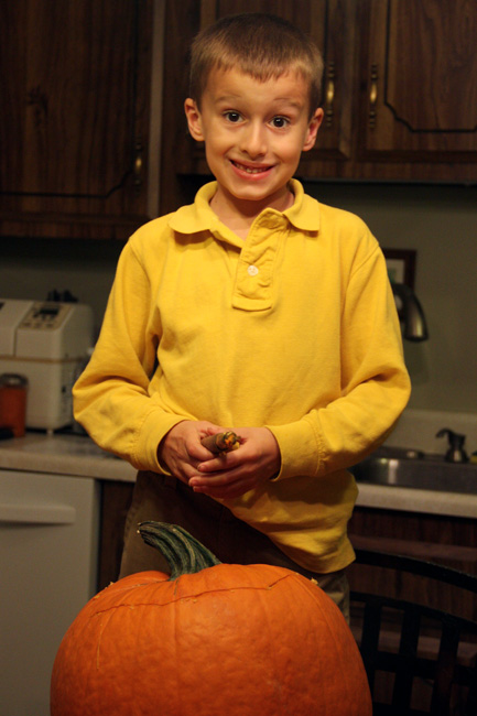 Nat-and-his-pumpkin