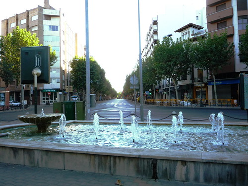 Springbrunnen an der Plaza Colon vor dem Boulevard